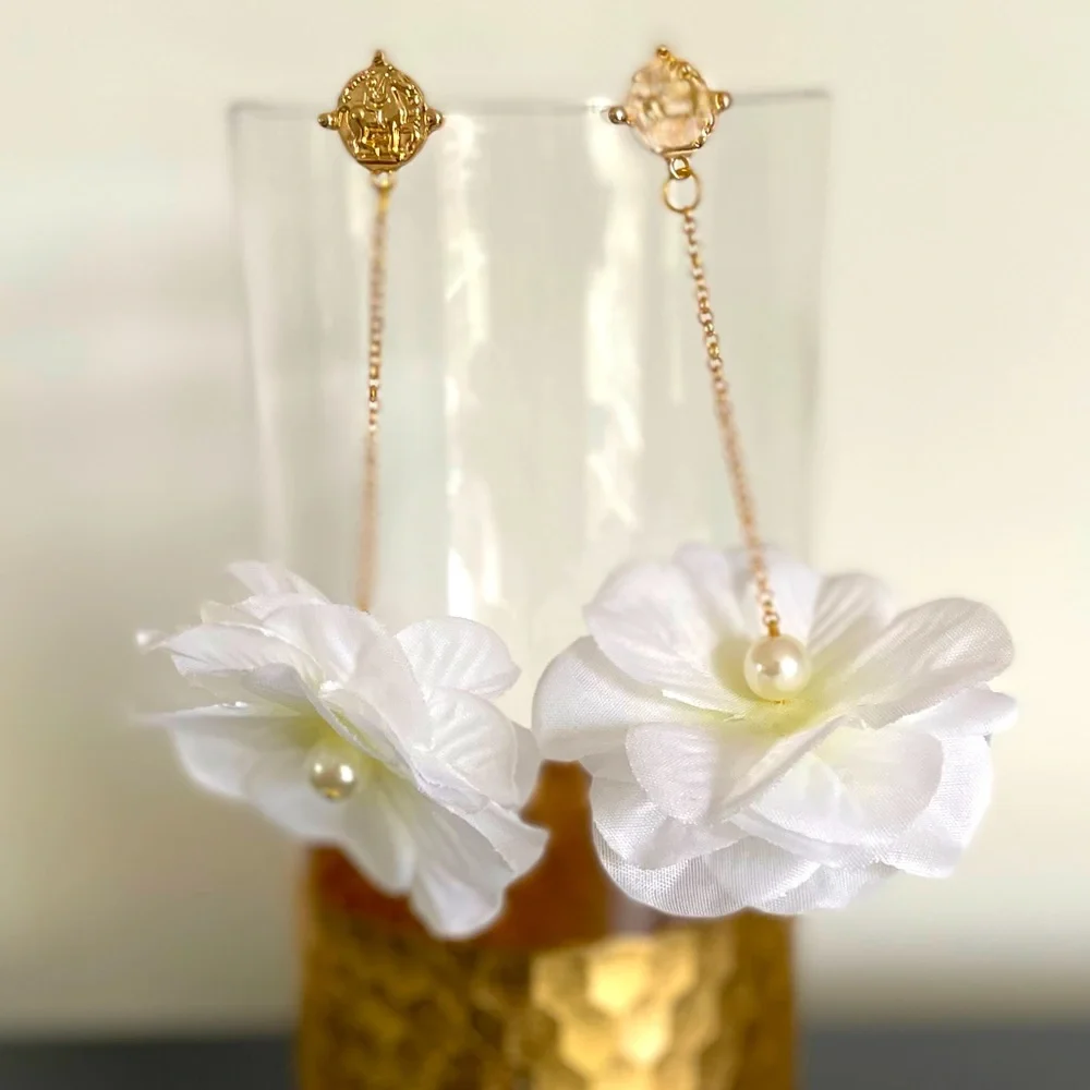Urban Outfitters Flowers Dangle Earrings